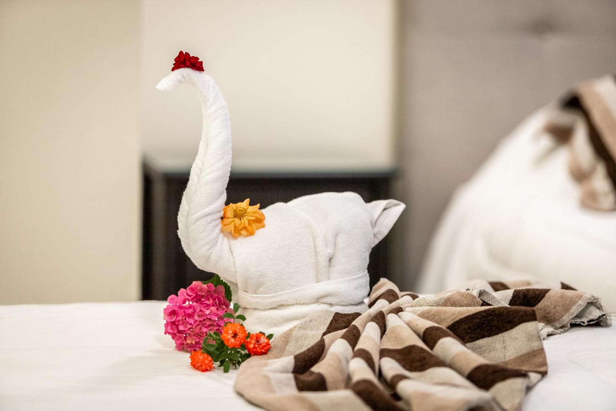 Hotel Royal Victoria Bagian luar foto